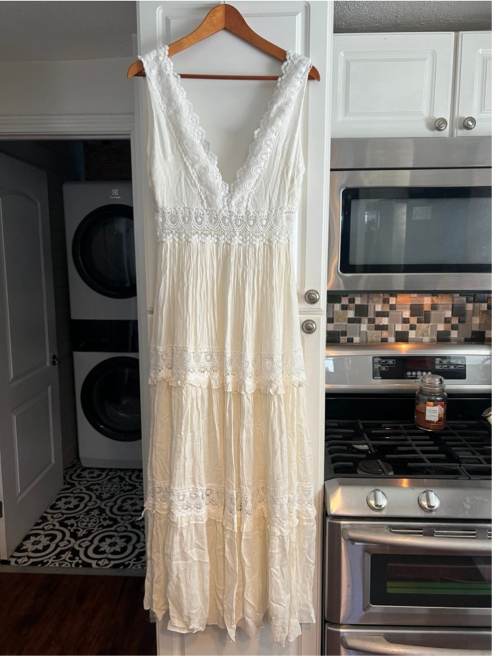 NWT Showpo Thrills and Spills Maxi Dress Size 6 Boho Lace V Neck Gauze White - Picture 2 of 9